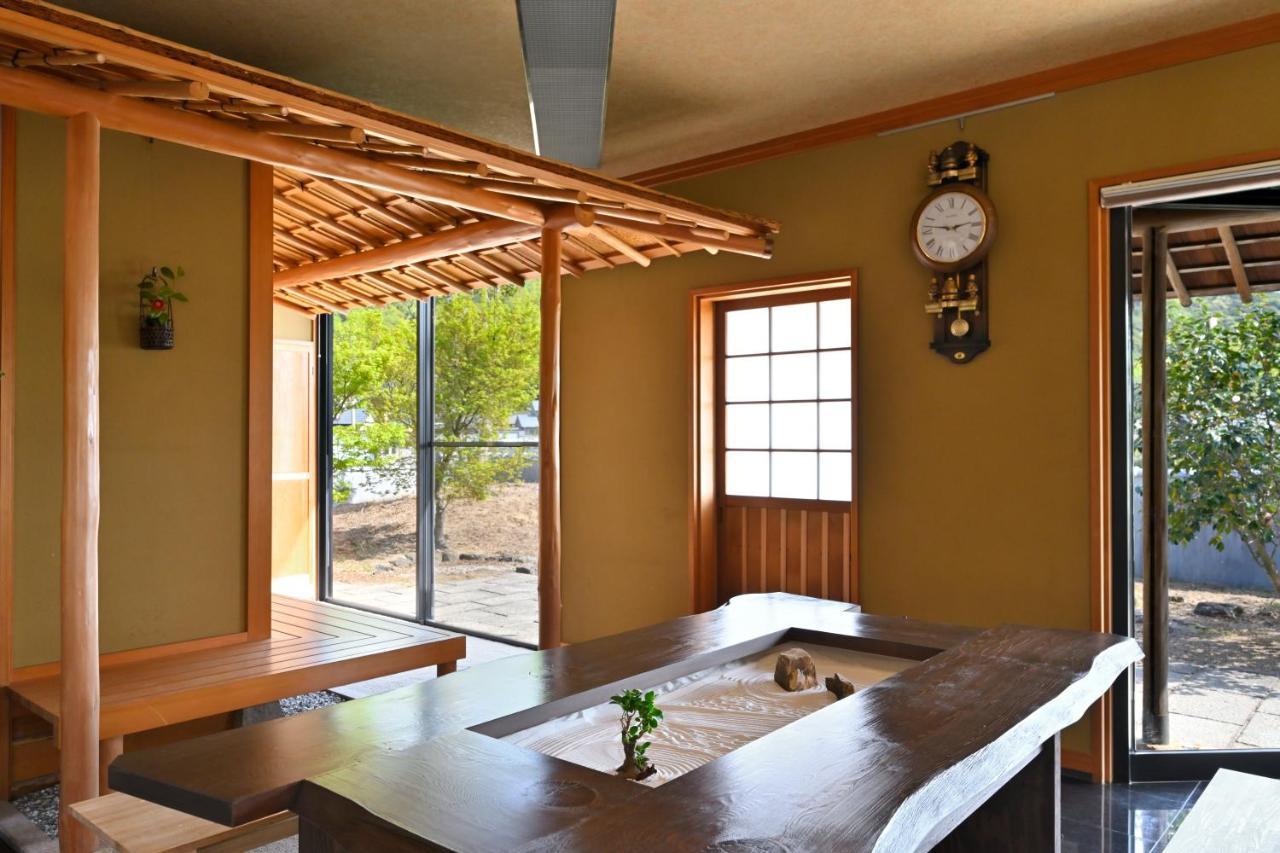 Apartment 島の風景に溶け込む、日本の伝統旅館「かんなから」 *