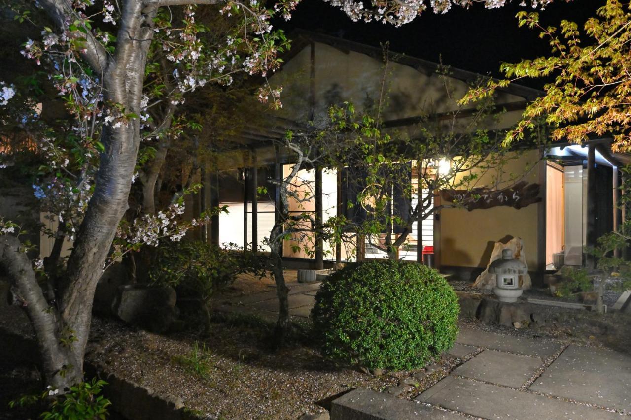 島の風景に溶け込む、日本の伝統旅館「かんなから」 Apartment *