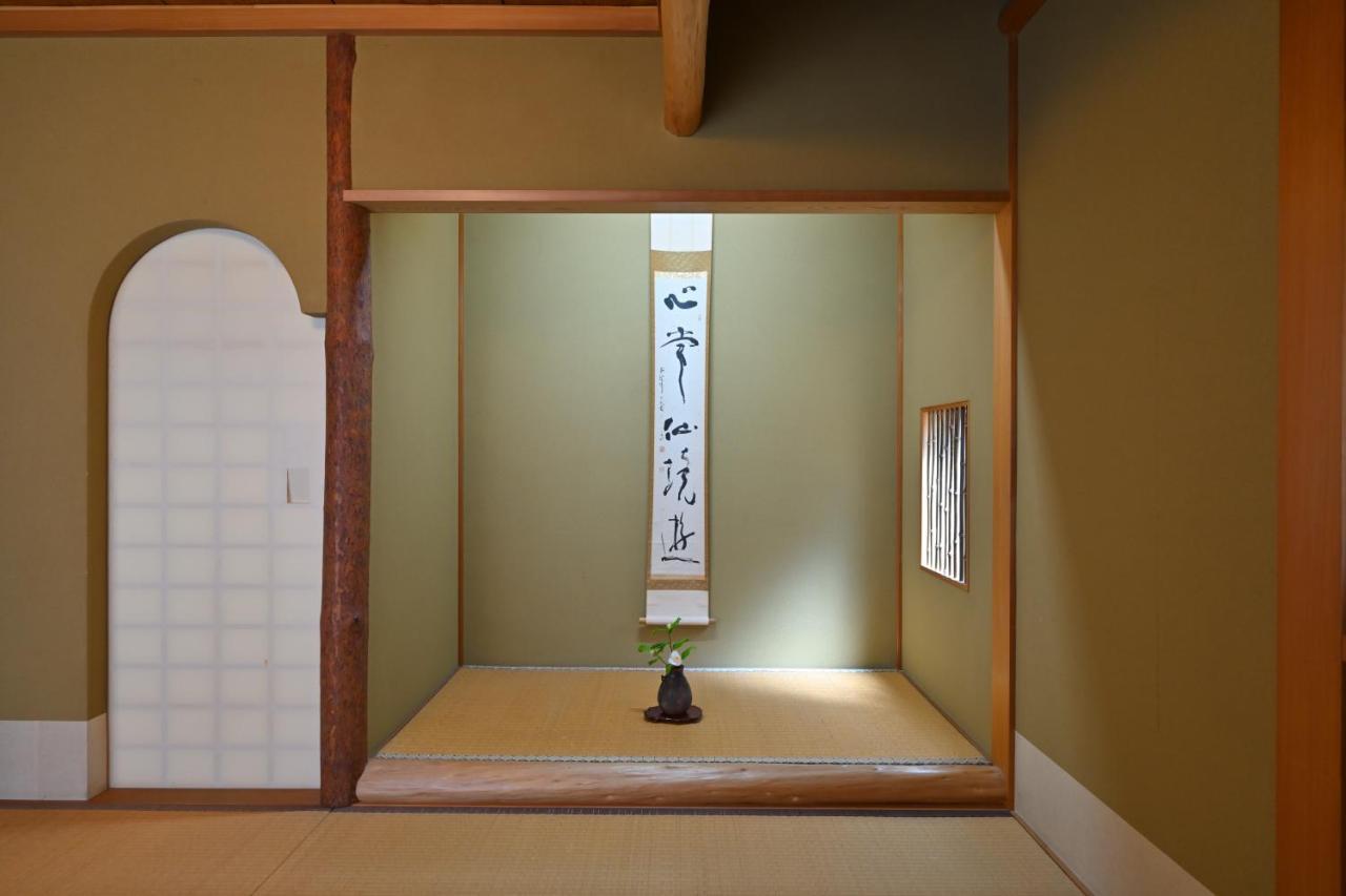 島の風景に溶け込む、日本の伝統旅館「かんなから」 Apartment