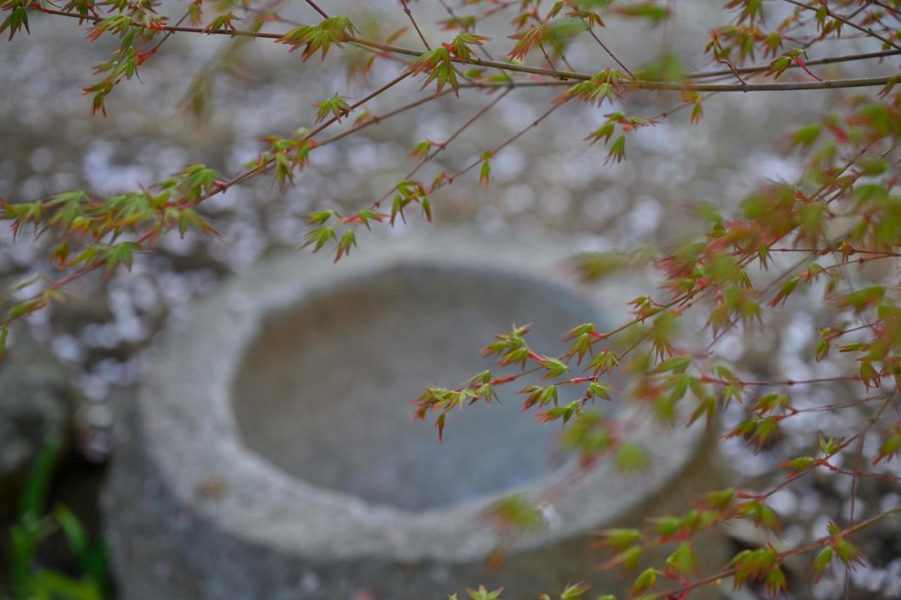 島の風景に溶け込む、日本の伝統旅館「かんなから」 Tonosho (Kagawa)